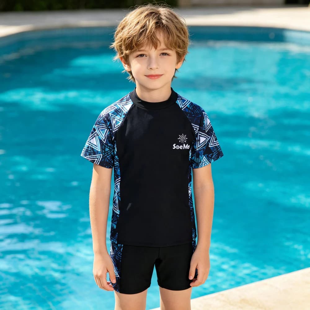 Costume da bagno a due pezzi per ragazzi 3-14 anni, top a maniche corte mimetico con inserti e pantaloncini da surf ad asciugatura rapida, costume da bagno per bambini da spiaggia
