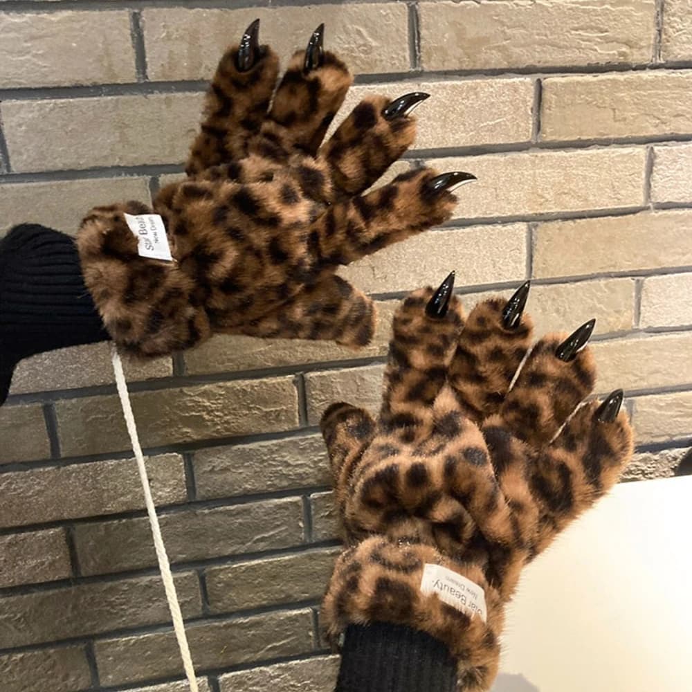 New winter women's gloves with hot leopard print with tiger claw hot girl trendy cosplay scene objects fantastic riding cold thickened gloves padded
