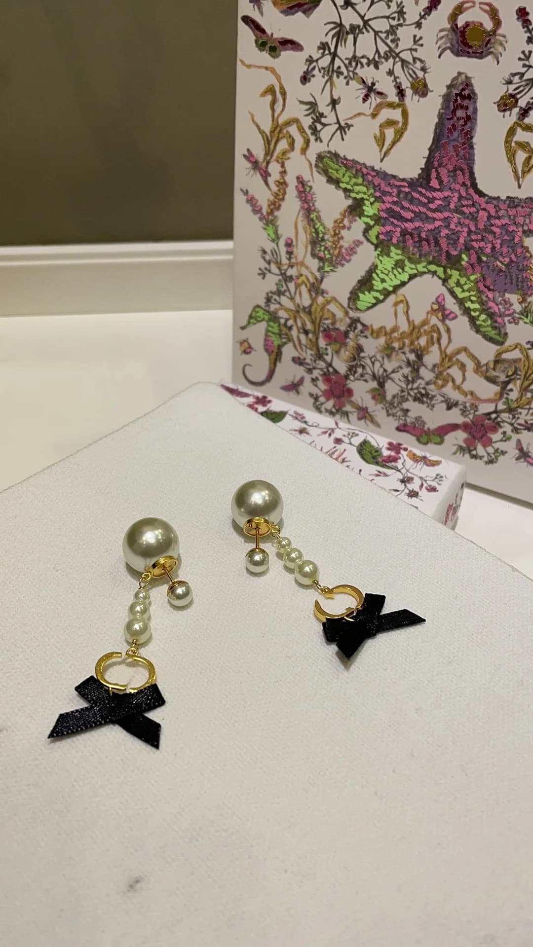 New 2025 Women's Earrings, Elegant and Versatile, Lightweight Luxury Style