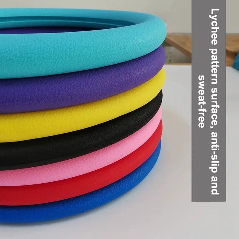 Coprivolante universale in silicone antiscivolo per auto Texture elastica Coprivolante a forma di D Accessori per la decorazione dell'auto