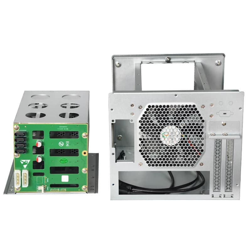 Chassis NAS a 4 dischi con scheda madre ITX hot-swappable, doppio slot PCI full-height, alimentatore FLEX, SATA, SAS