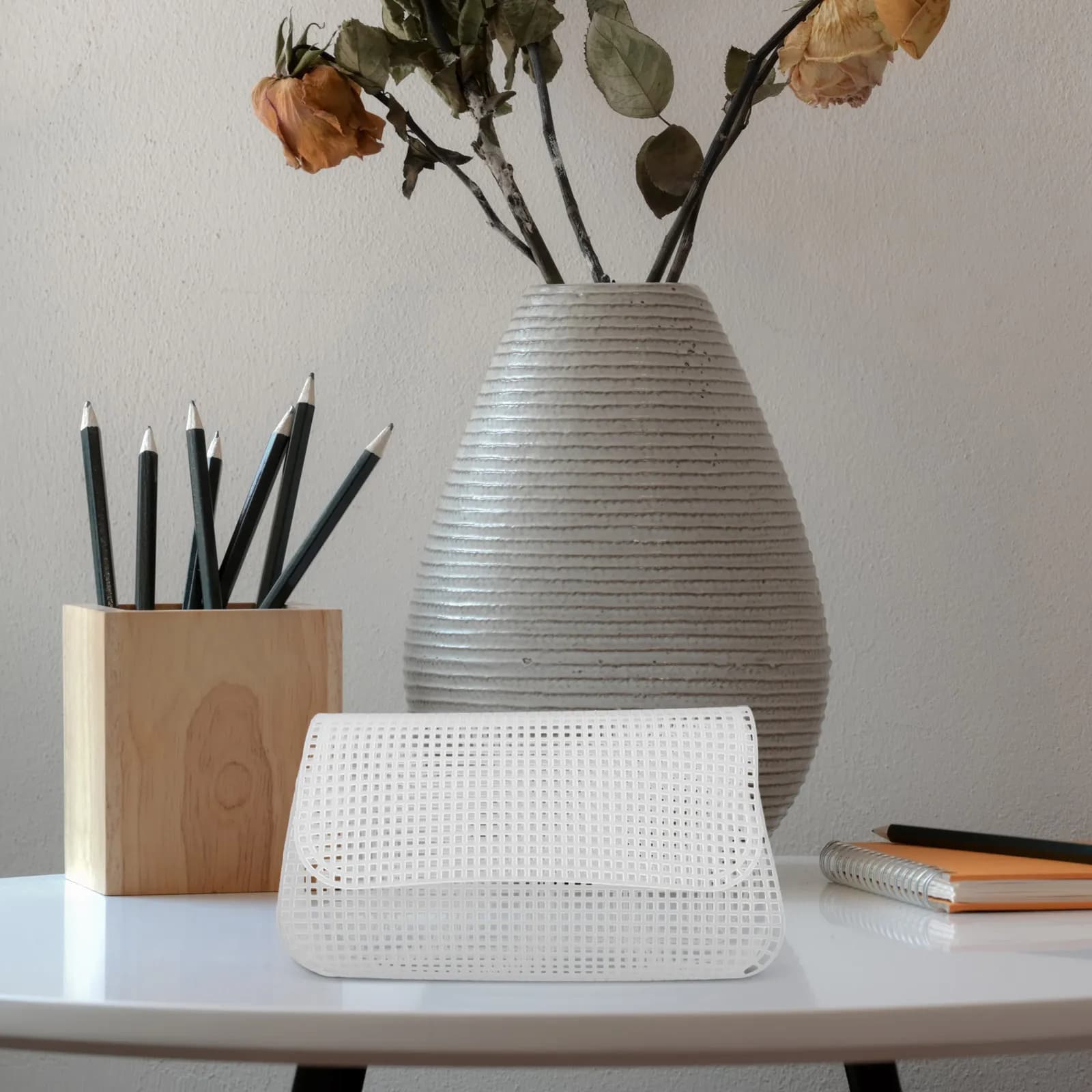 4 Pezzi di Fogli in Rete Plastica per Progetti Fai-da-Te, Design a Rete Intrecciata, Fogli a Griglia per Ricamo, Materiali per Punto Croce, Forniture Artigianali in Plastica