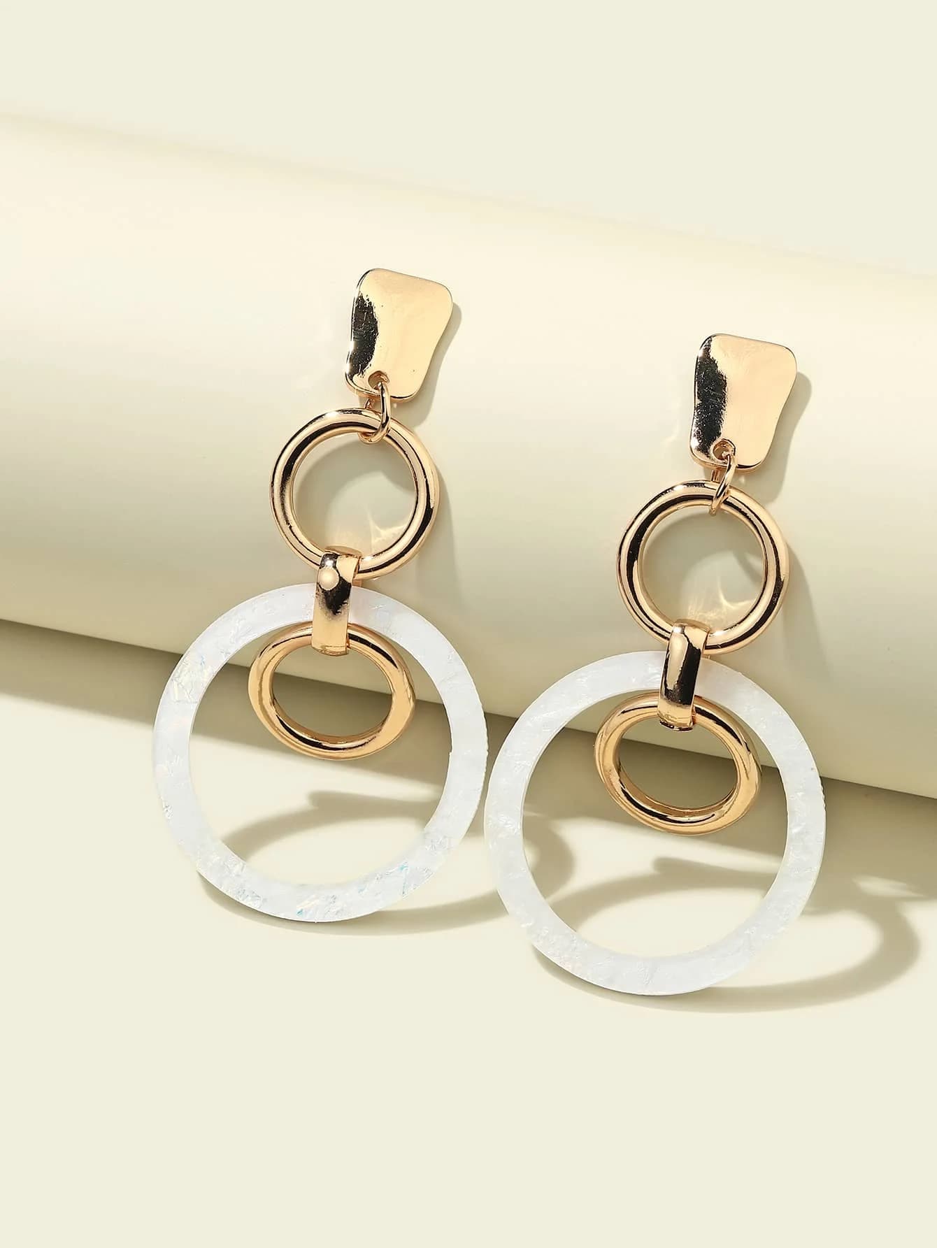 Round Link Drop Earrings with Minimalist Design and Lightweight Comfort for Everyday Wear