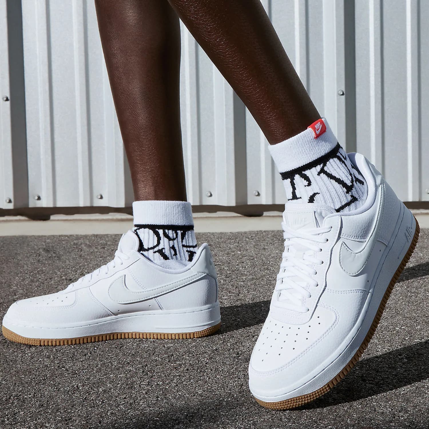 Scarpe da ginnastica basse Nike Air Force 1 originali da donna FN6326-100