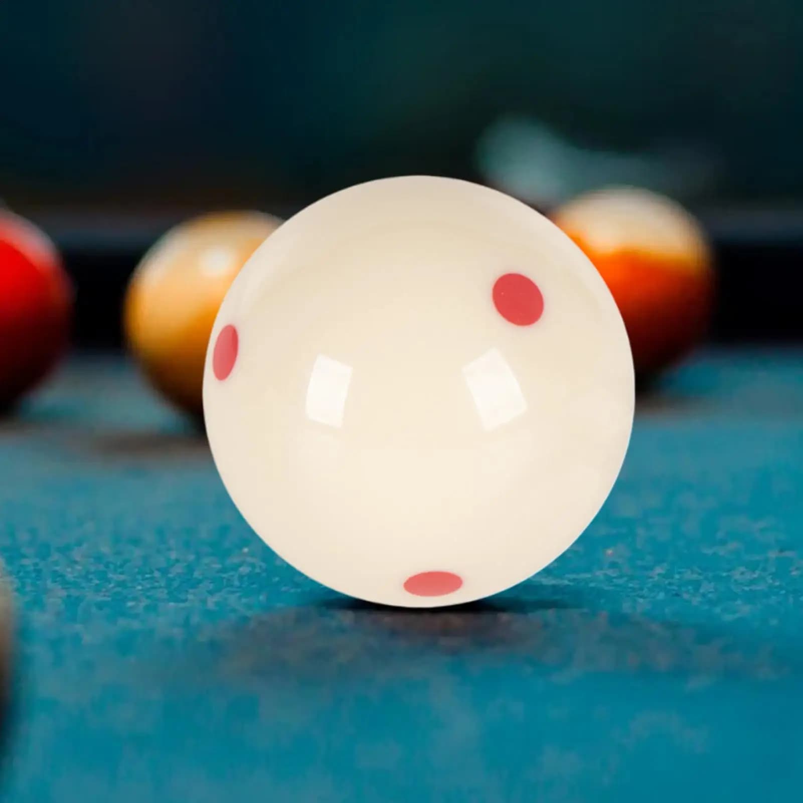 1PC Cue Ball Standard Pool Biliardo Cue Ball Accessori per attrezzature in resina con 6 punti rossi per giocatori Principianti Appassionati di pratica