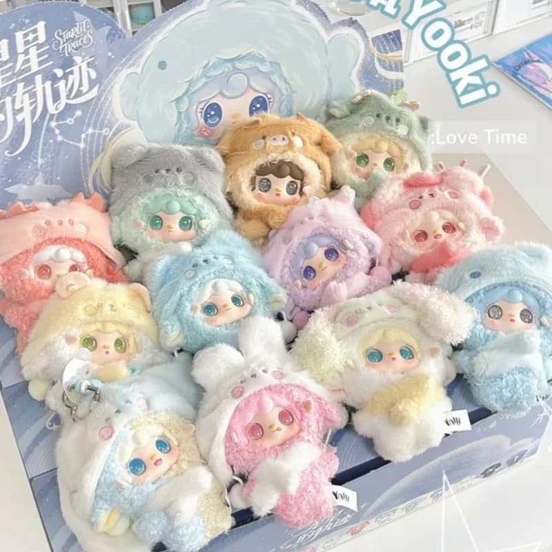 Nuova Serie Yooki Starlit Traces: Blind Box con Action Figure, Giocattoli da Collezione Carini, Sacchetto a Sorpresa, Ciondoli, Bambole in Vinile, Portachiavi, Regali