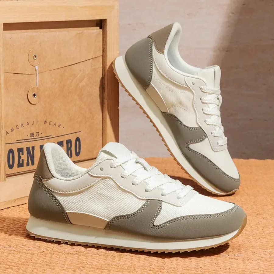 Scarpe sportive casual da uomo con lacci, design comodo e resistente.