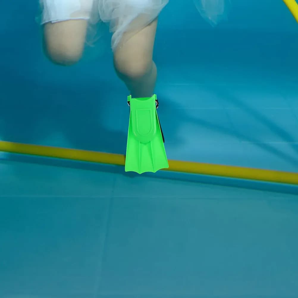 Set Snorkeling Completo: Maschera Antiappannamento, Boccaglio e Pinne Regolabili per Bambini 5-10 Anni - Ideale per Piscina