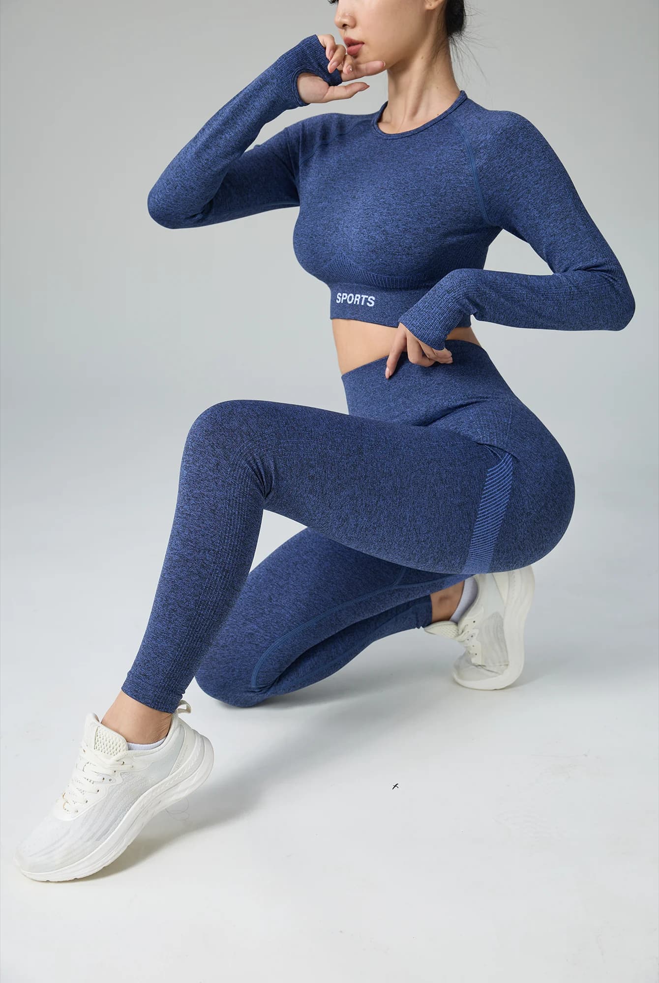 Set di abbigliamento da yoga Legging a vita alta da donna Top in due pezzi senza cuciture in tinta unita Abbigliamento per esercizi fitness Set coordinato per palestra Nuovo