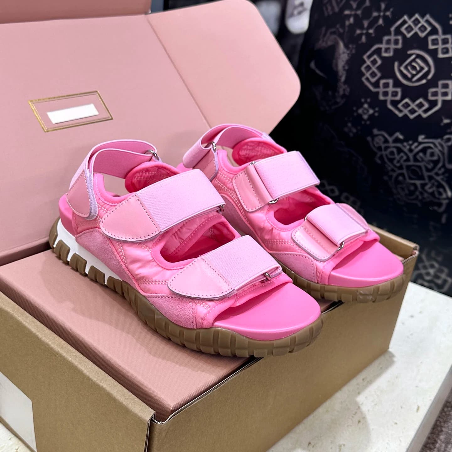 Nuovi Arrivi: Sandali da Donna con Tacco Grosso in Pelle e Lycra, Chiusura a Strappo, Punta Aperta, Casual da Spiaggia - Offerta Imperdibile