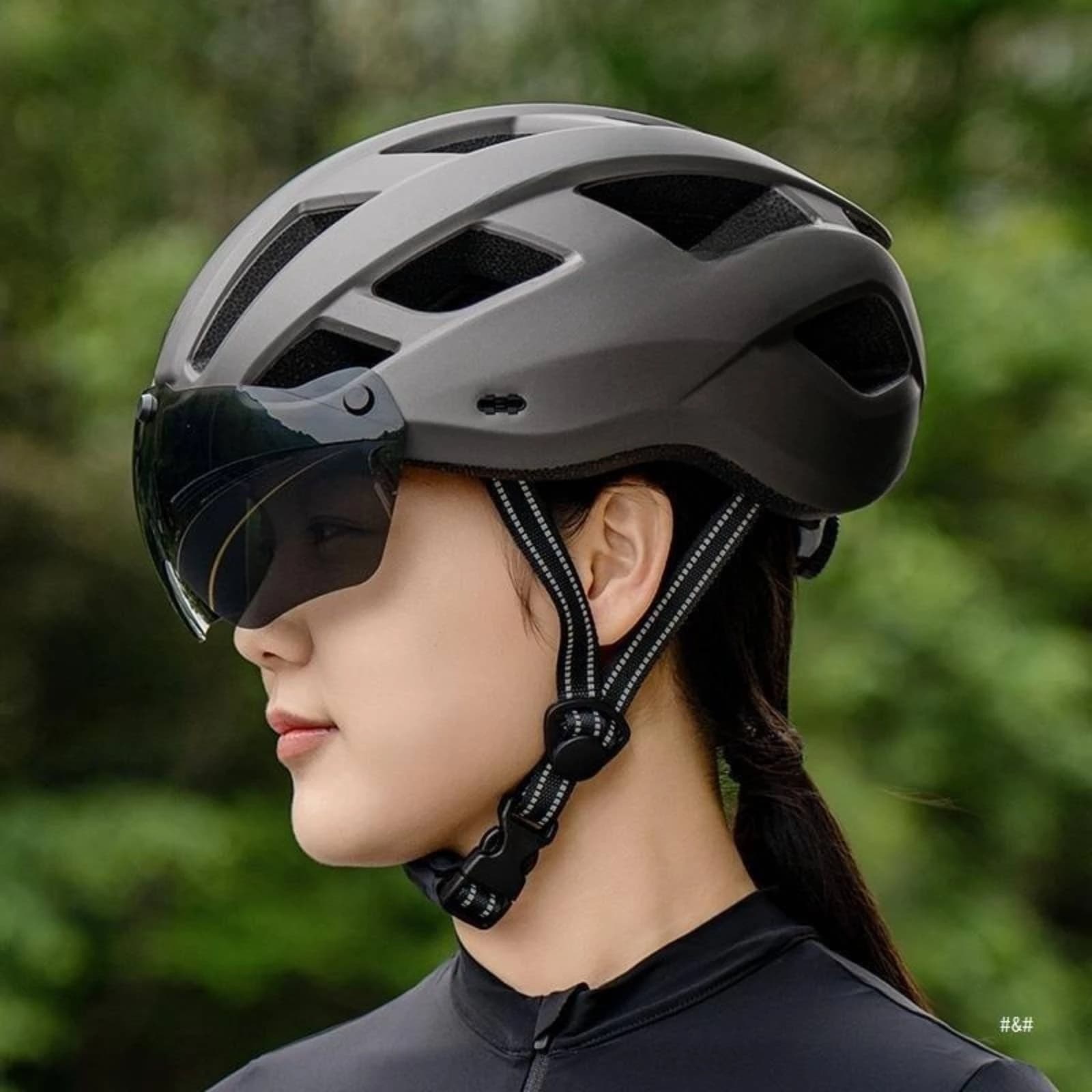 Mountain Bike Helmet with Visor Lightweight Mountain Biking Helmet Sports Protection Gear Shock Resistant Aerodynamic
