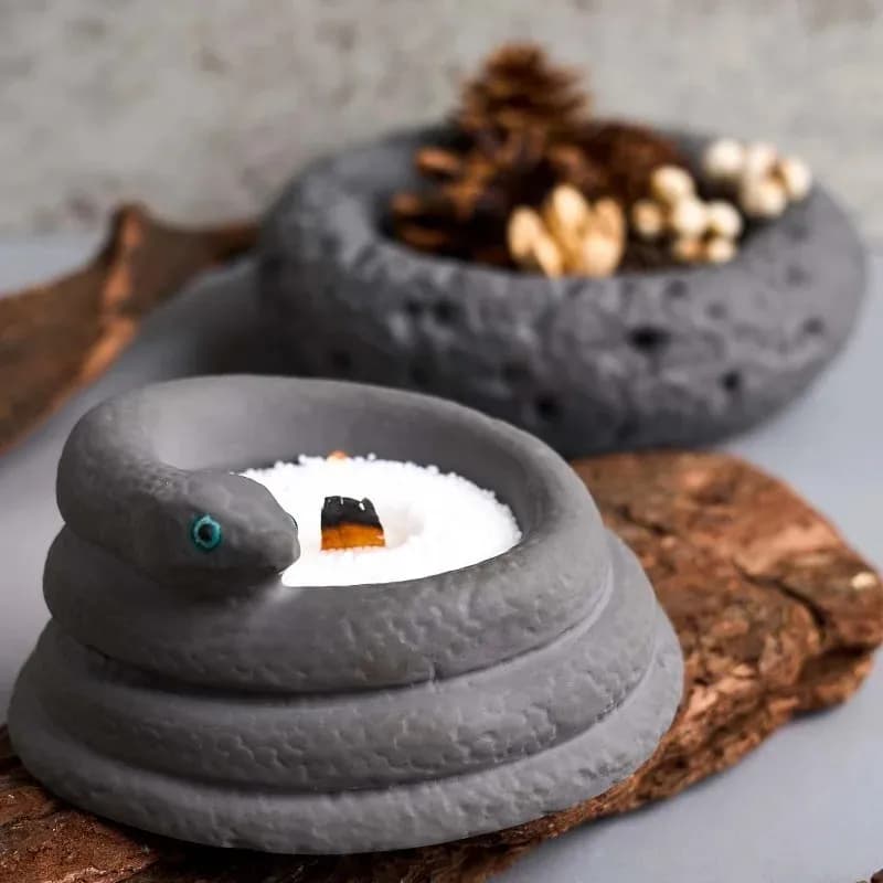 A Top Quality 3D Snake Shaped Candle Making Mold DIY Handmade Round Rock Texture Silicone Jar for Plaster Resin Craft Casting