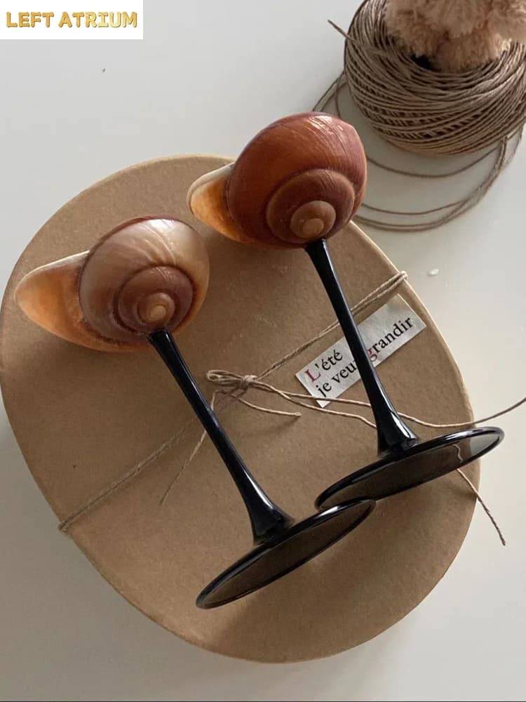Light luxury Handmade Artworks Natural Conch Wine Glass Creative Bar Decoration Ornaments Restaurant Drinking Set