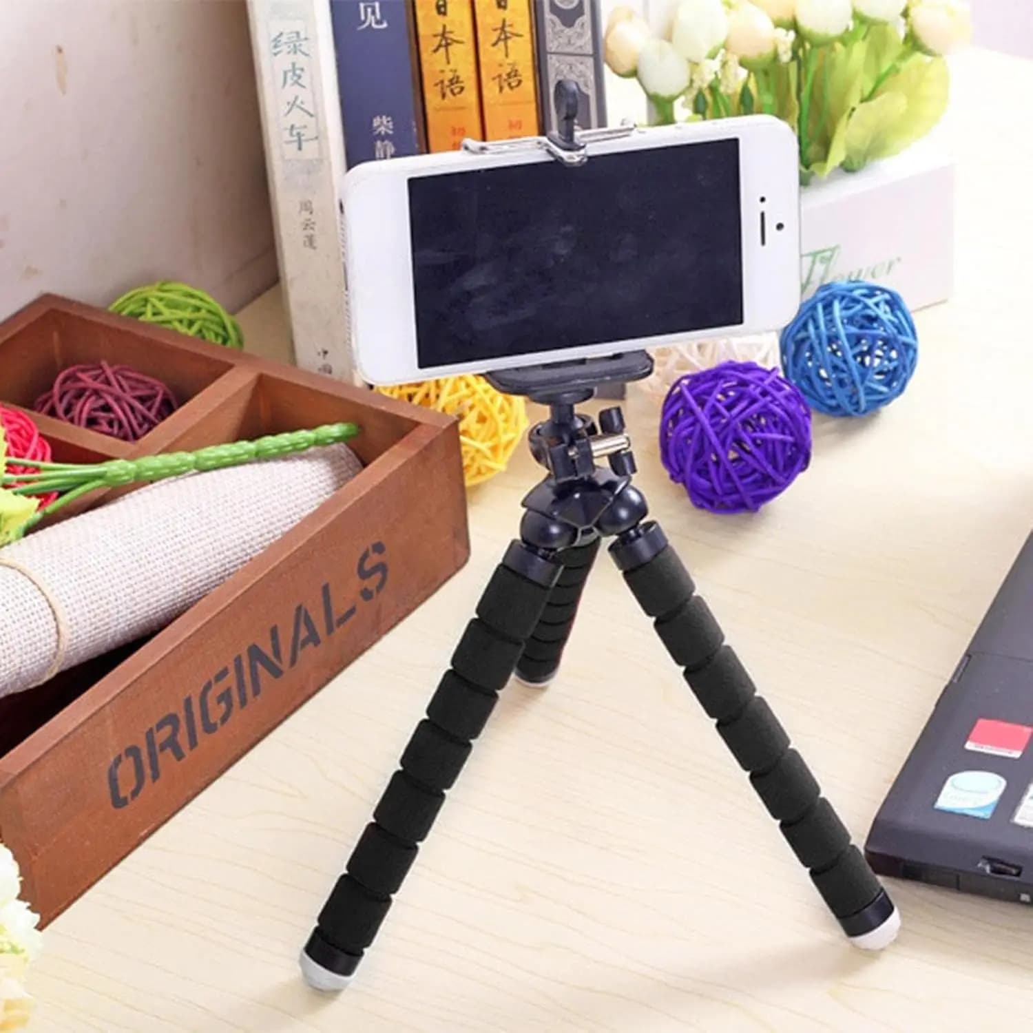 Supporto flessibile per treppiede Octopus con impugnatura in spugna, 360 ° Treppiede girevole per fotocamera del telefono, staffa regolabile con clip universale