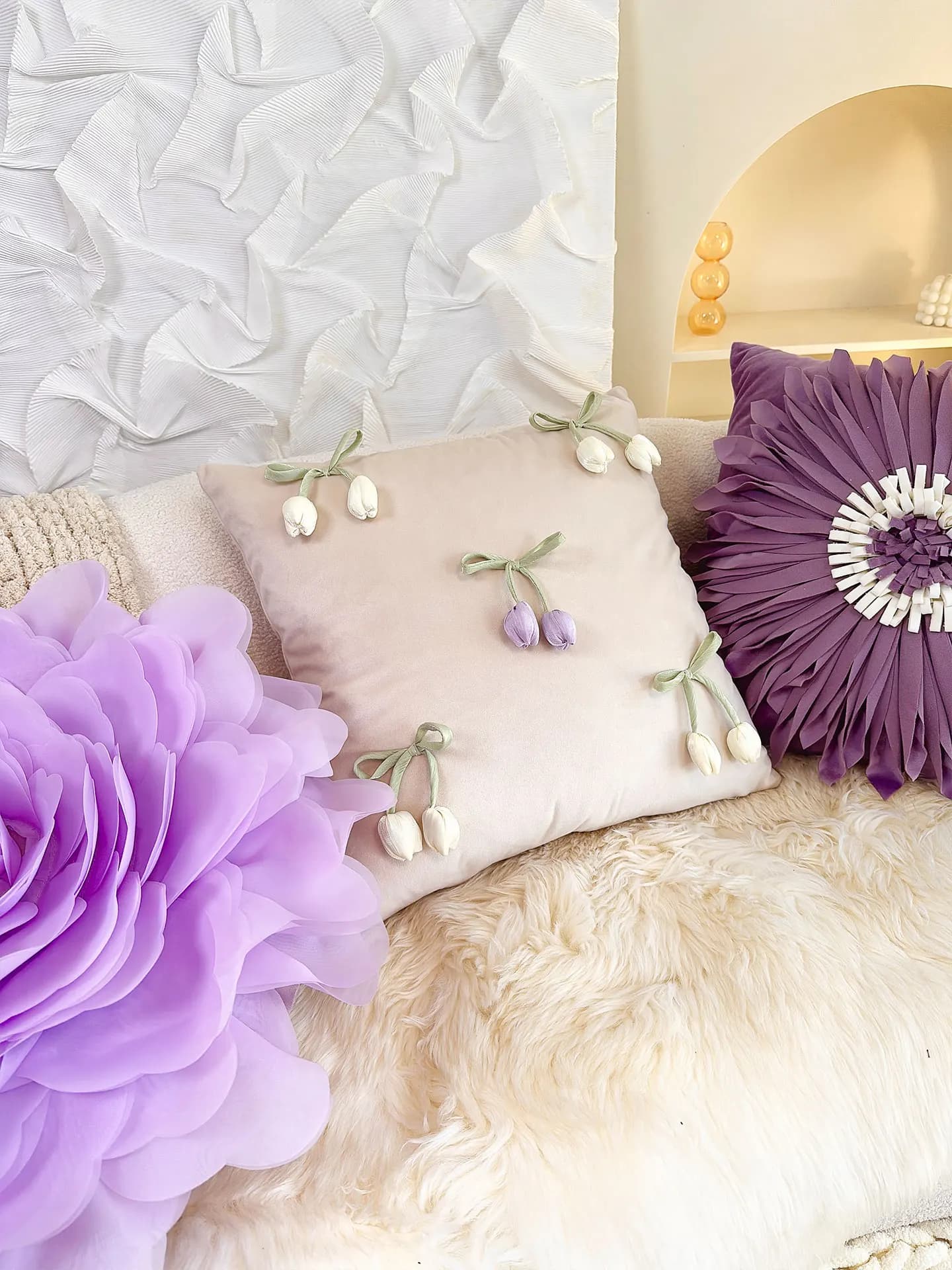 Decorative Tulip Shape Cushion for Sofa, Living Room, Window, With Lining & Padding Included, House Furniture Square Bearing