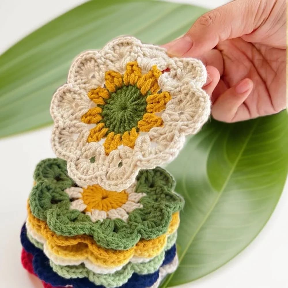 Materiali fai-da-te intrecciati a mano, sottobicchieri a fiori piccoli, ganci all'uncinetto, materiali per abbigliamento, filato fatto in casa, design di abbigliamento per bambini