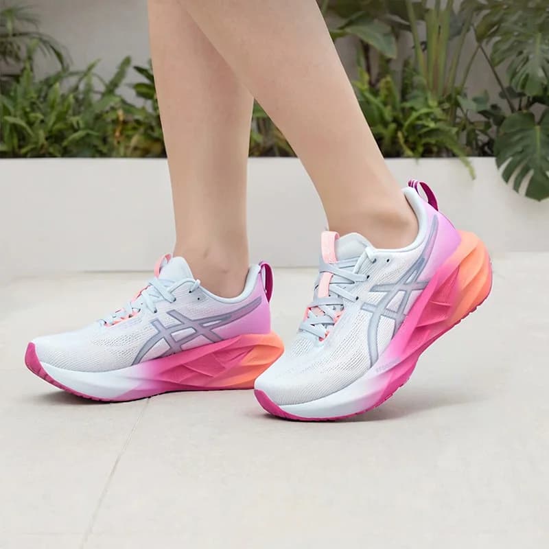 Asics Women NOVABLAST 5 White Gradient Pink Breathable Mesh Lightweight Cushion Running Shoes 1012B989-400