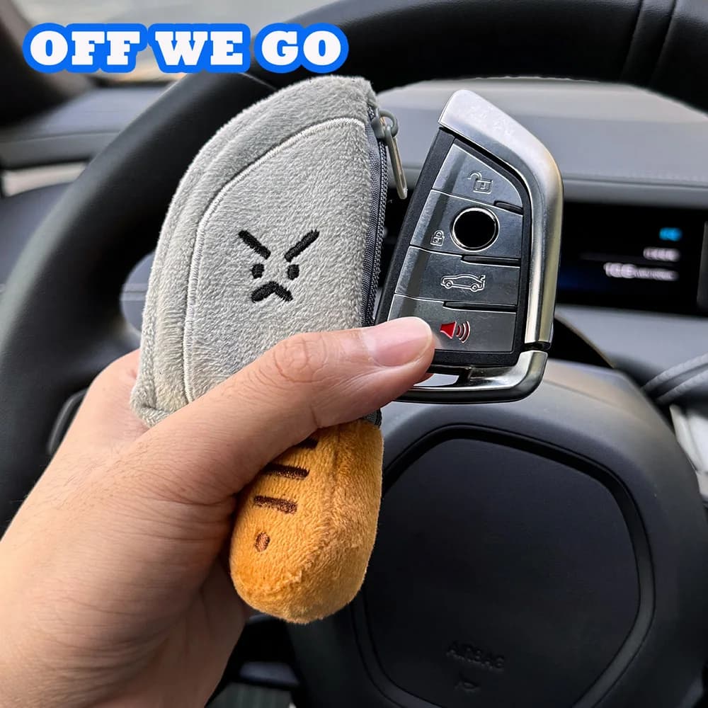 Custodia Universale per Chiavi Auto, Cover Morbida per Telecomando, Borsa Portaoggetti per Cuffie, Custodia in Peluche a Forma di Coltello da Cucina con Espressione Arrabbiata, Creativa e Divertente