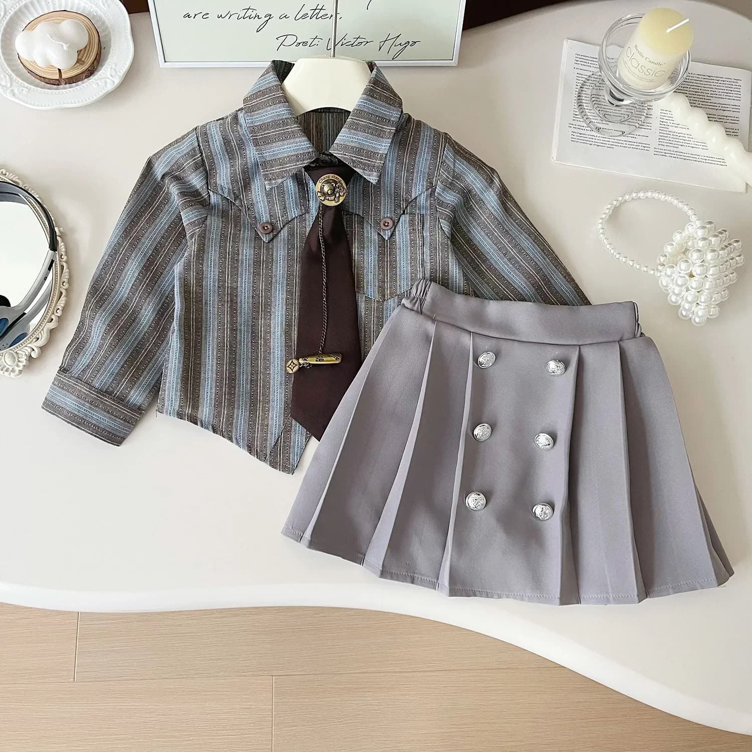 Uniforme scolastica per ragazza Camicetta a maniche lunghe a righe + gonne Completi in due pezzi Abbigliamento per bambini Set di abbigliamento per boutique per bambini