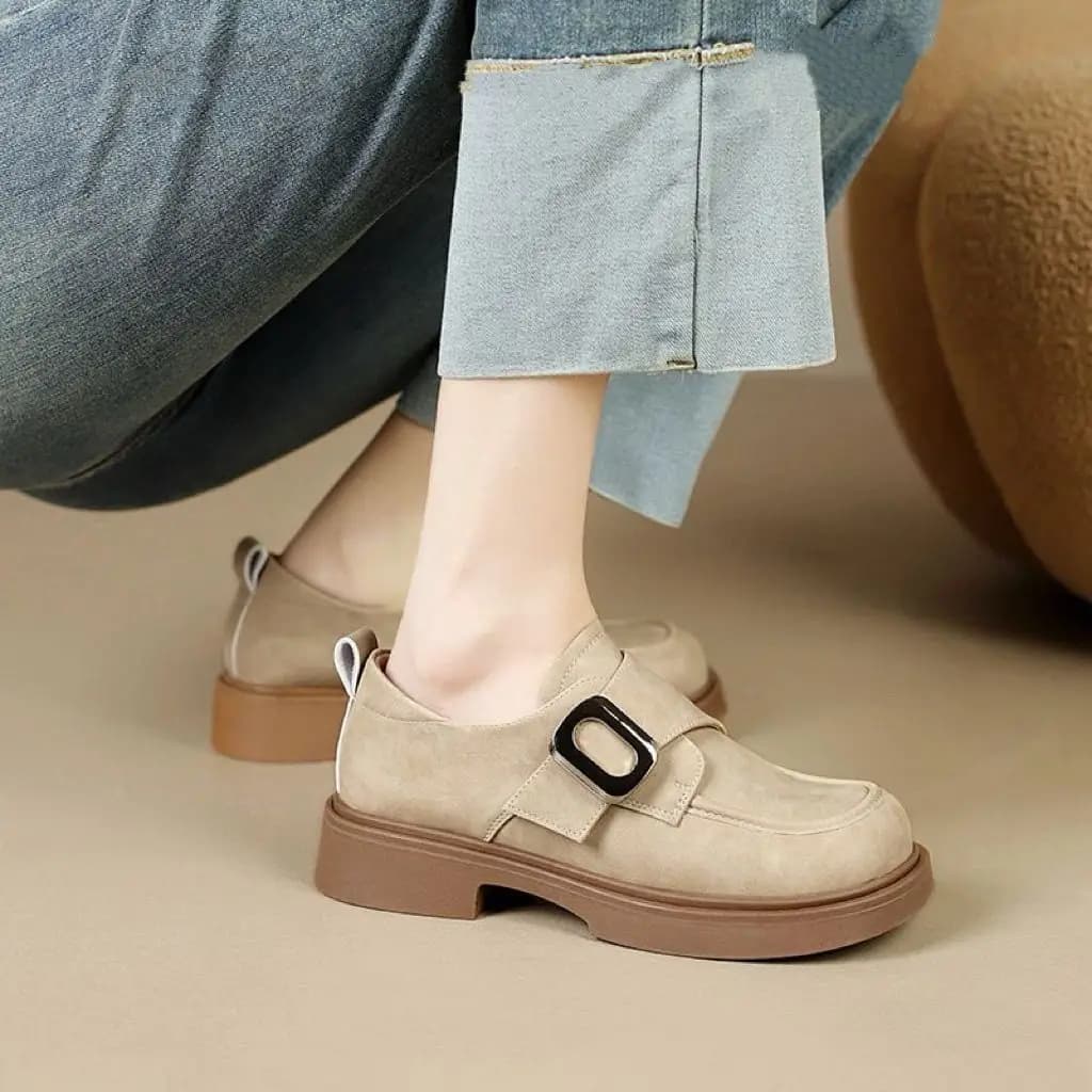 Nuovo Arrivo 2026: Mocassini Slip-On da Donna alla Moda con Zeppa Spessa e Suola Morbida, Stile Britannico, Scarpe Casual in Pelle Resistente