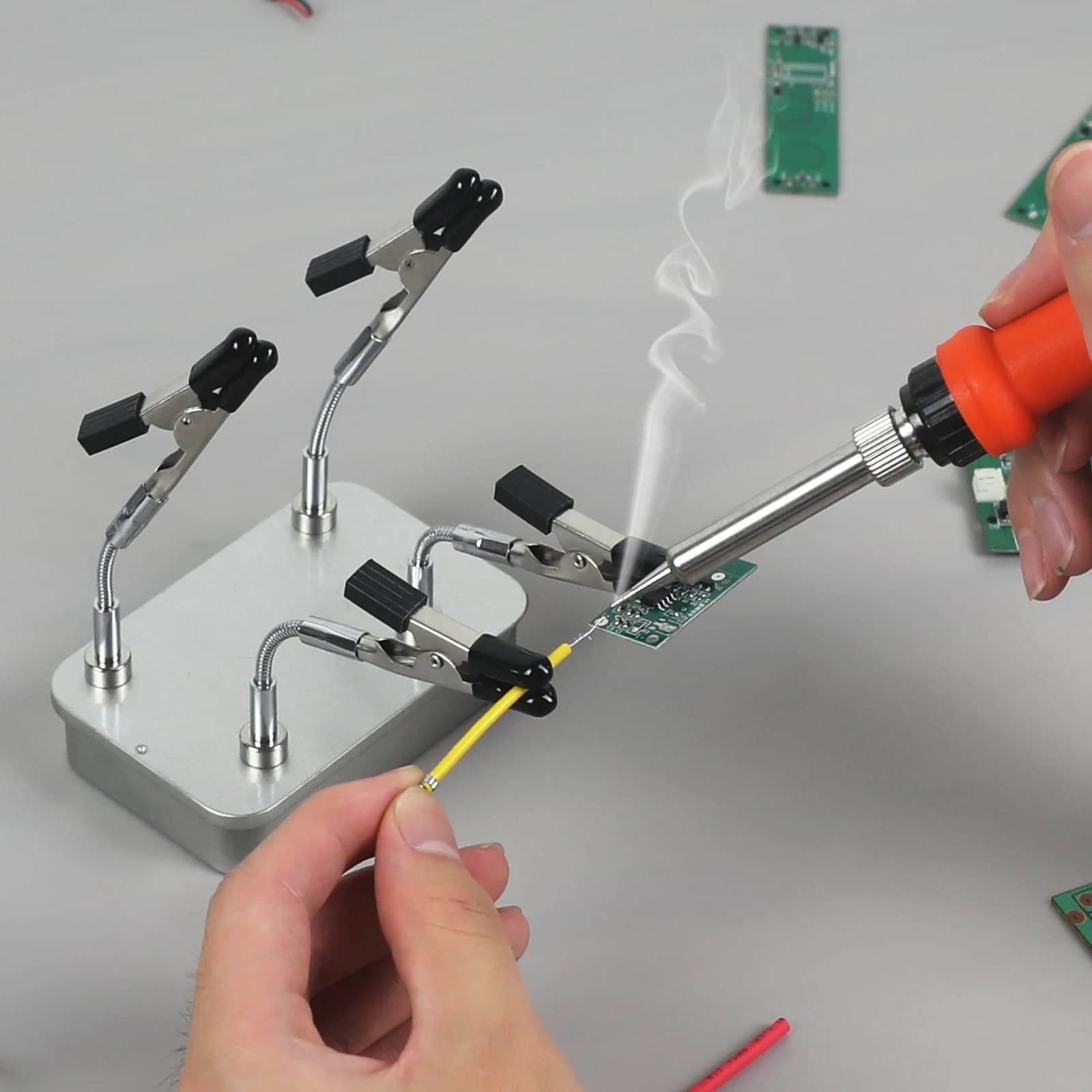 NEWACALOX Welding Helping Hands 4 Universal Magnetic Flexible Arm Welding Assistant PCB Clamp Repair Tools for Hand Welding