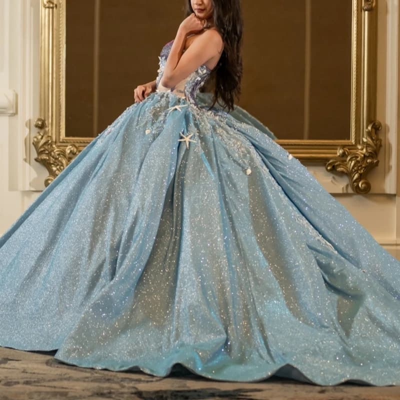 Abiti Quinceanera blu lucidi Abito da ballo con spalle scoperte Applique con perline Corsetto di cristallo Tull Party Compleanno Abito dolce 16