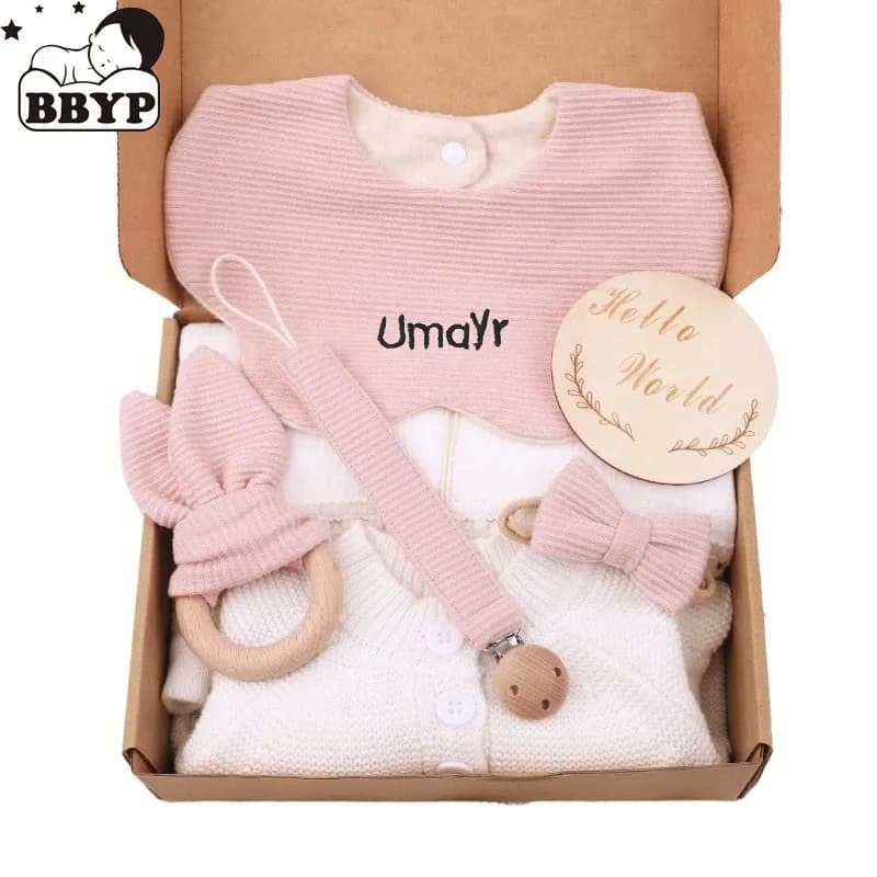 Il set regalo per la nascita con nome personalizzato include catena per ciuccio, dentiere, bavaglini, cingoli e coperte