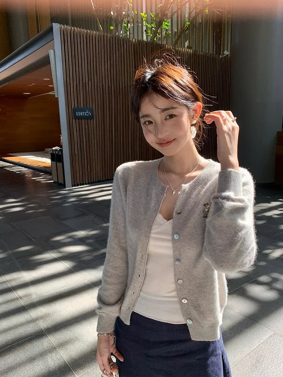 MUKOK Cardigan in maglia ricamato stile Miu in velluto a 12 aghi, da donna, versatile, snellente, top corto, stile semplice per il pendolarismo