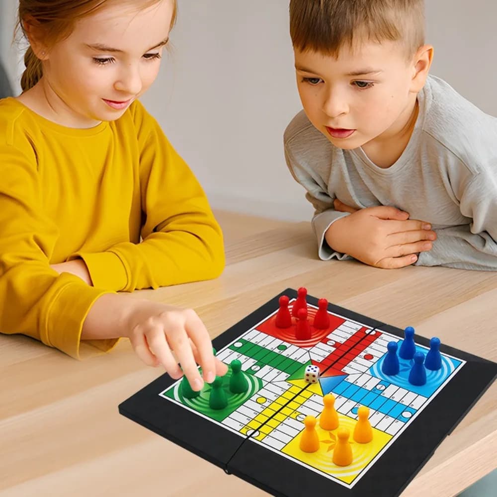 Classico set da gioco Ludo pieghevole Gioco di strategia di interazione genitore-figlio Set di scacchi a forma di serpente Gioco da tavolo per adolescenti Bambini