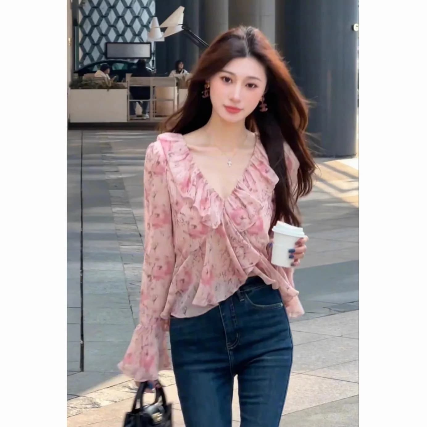 Camicia Rosa Dolce con Maniche a Volant e Scollo a V, Stile Svasato, da Donna, Primaverile Autunnale, Modello Corto, Effetto Snellente, Bellissimo Top Floreale