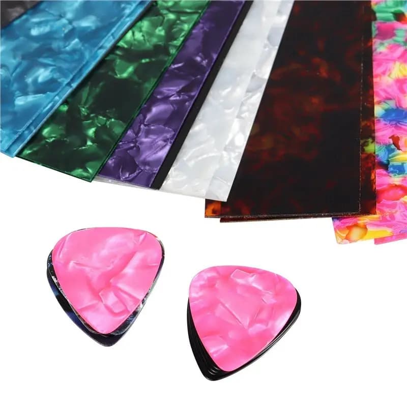 A89E-75X DIY Guitar Pick Punch Sheets Musicians Celluloid Guitar Pick Strips Three Thickness By 0.46/0.71/0.96Cm Random Color