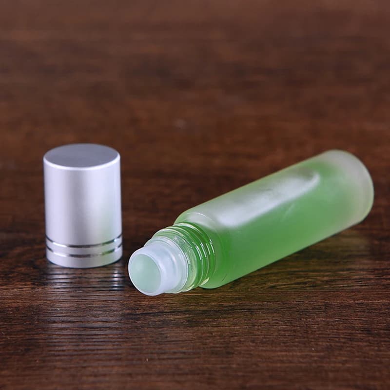 Olio essenziale di assenzio puro per un comodo rotolo di moxibustione striscio massaggio del corpo oli aromatici raschiante meridiano lubrificante 10ML