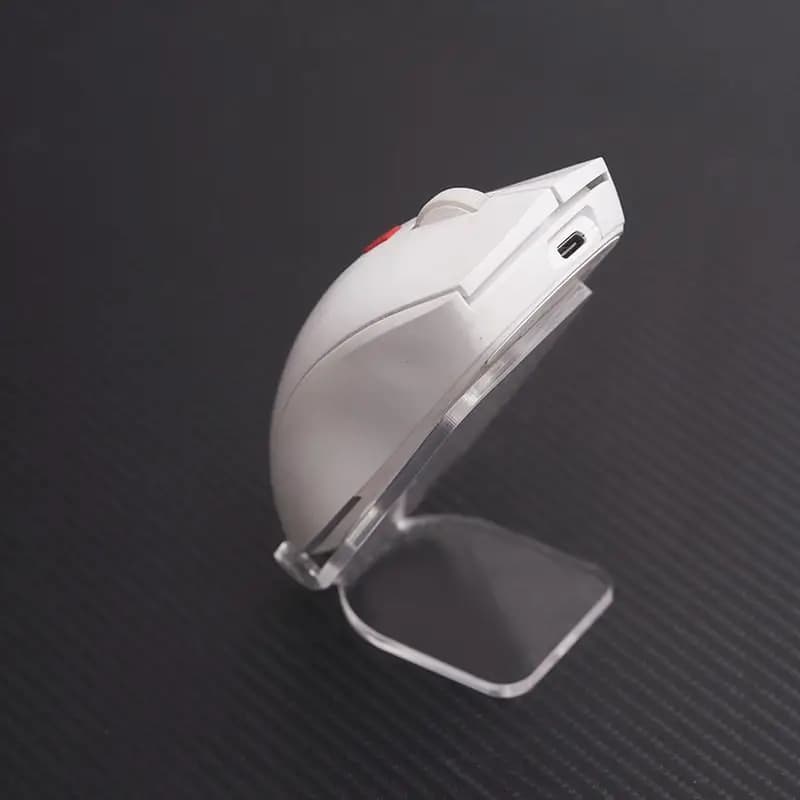 New 1 piece acrylic mouse support, mouse display, mouse anti-slip support, gaming and office accessories.