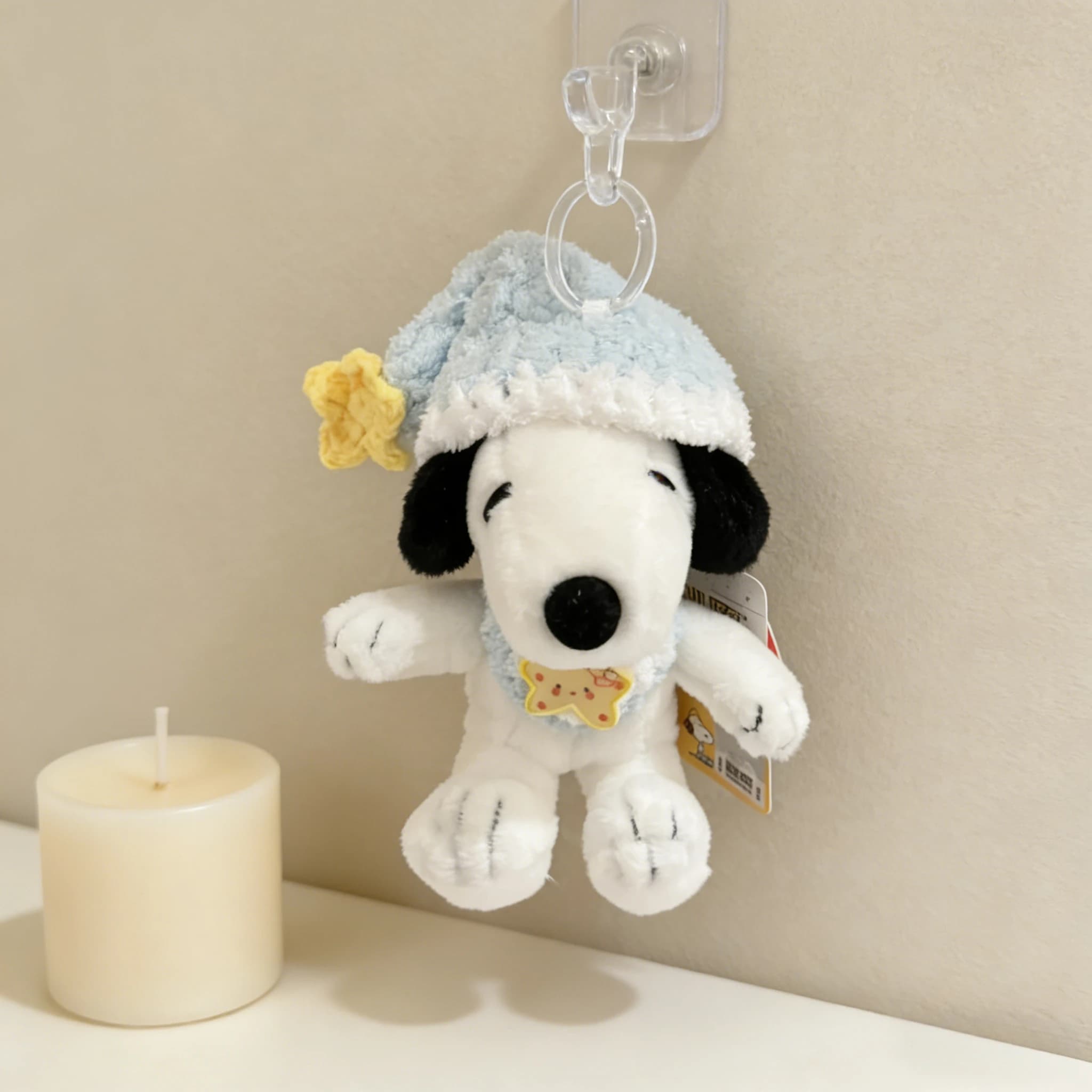 Portachiavi in peluche di Snoopy, grazioso, lavorato a maglia, con vestito da notte e cappello a stella, ciondolo bambola Snoopy per decorazione borsa, zaino, regali per ragazze