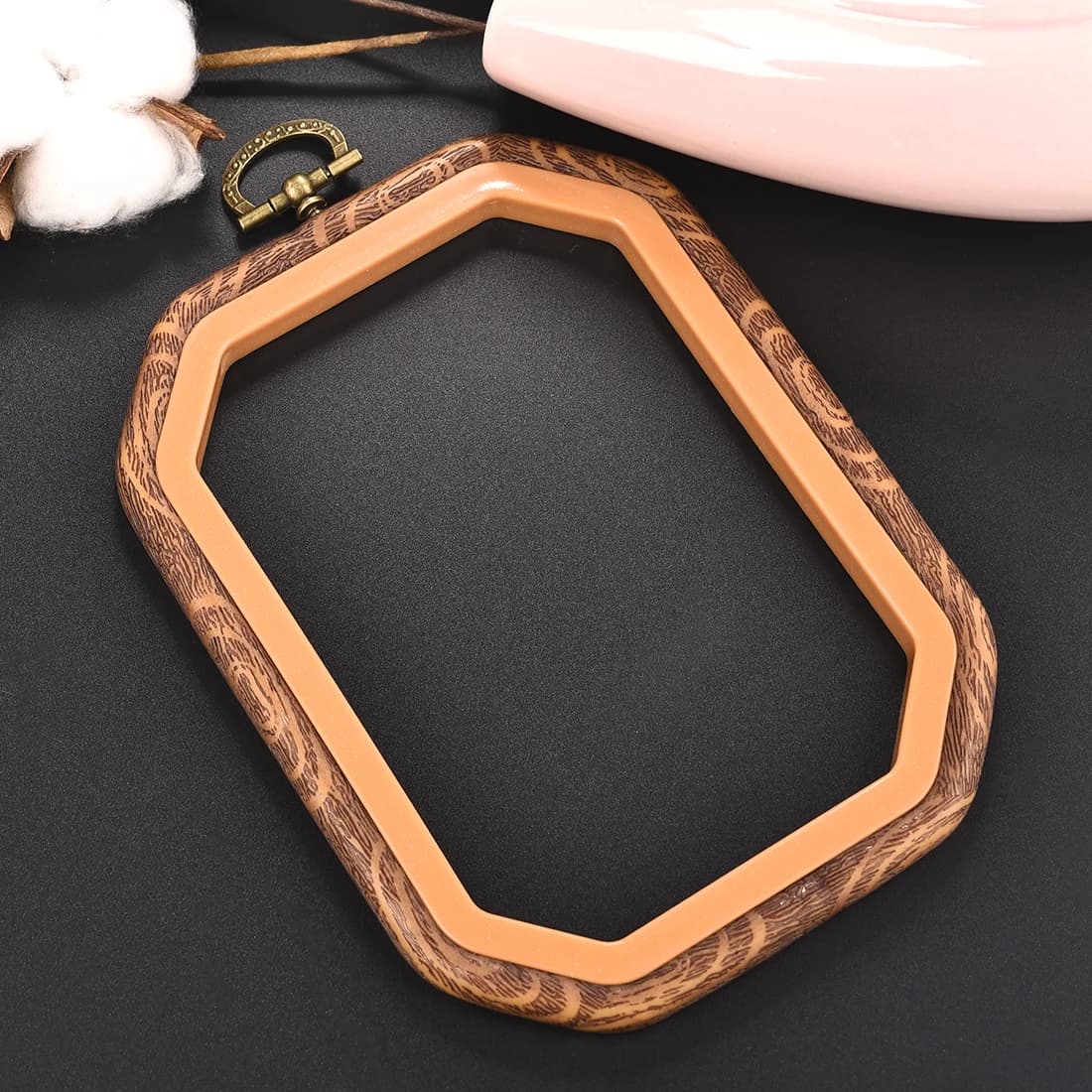 10-26 centimetri Imitazione Legno Telaio Da Ricamo Rotondo Quadrato Corona Punto Croce Anello A Cerchio In Lega di Resina di Plastica Ago Da Cucire Mestiere