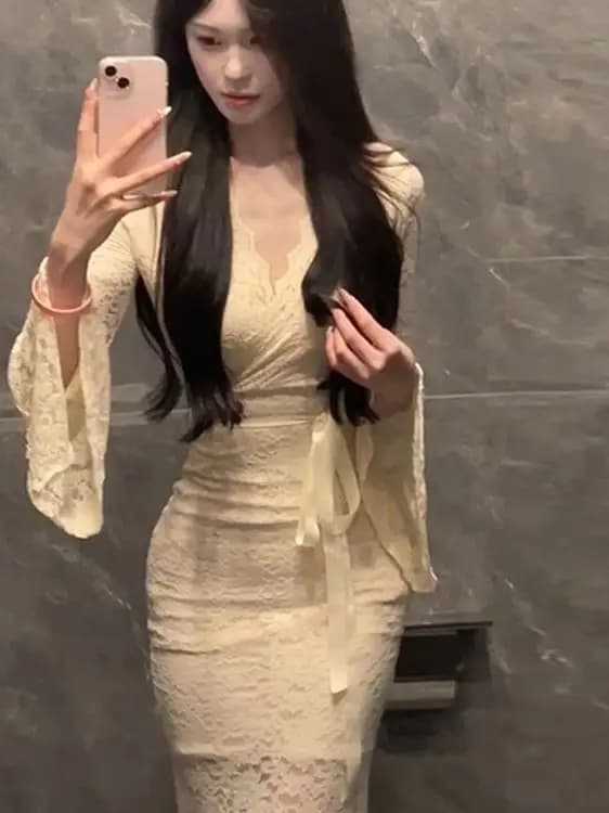 Elegant Lace Wrap Dress Women's Autumn 2025 New Style Slimming Natural Waist Design Long Sleeve V-Neck A-Line Skirt Dress