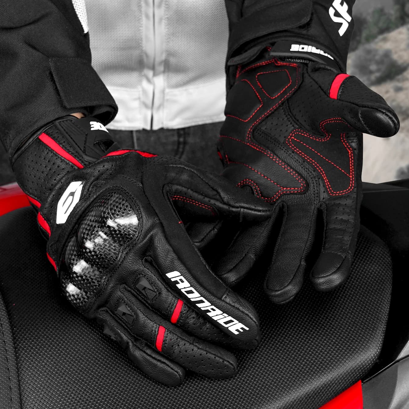 Guanti da moto da uomo in fibra di carbonio Guanti da moto da moto in pelle di vacchetta Guanti da motocross Equipaggiamento protettivo antiscivolo