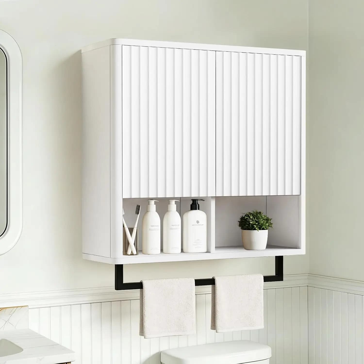 Mobiletto da Bagno a 2 Ante da Parete Sopra il WC con Ripiani Nascosti e Aperti, Portasciugamani, Bianco, Personalizzabile
