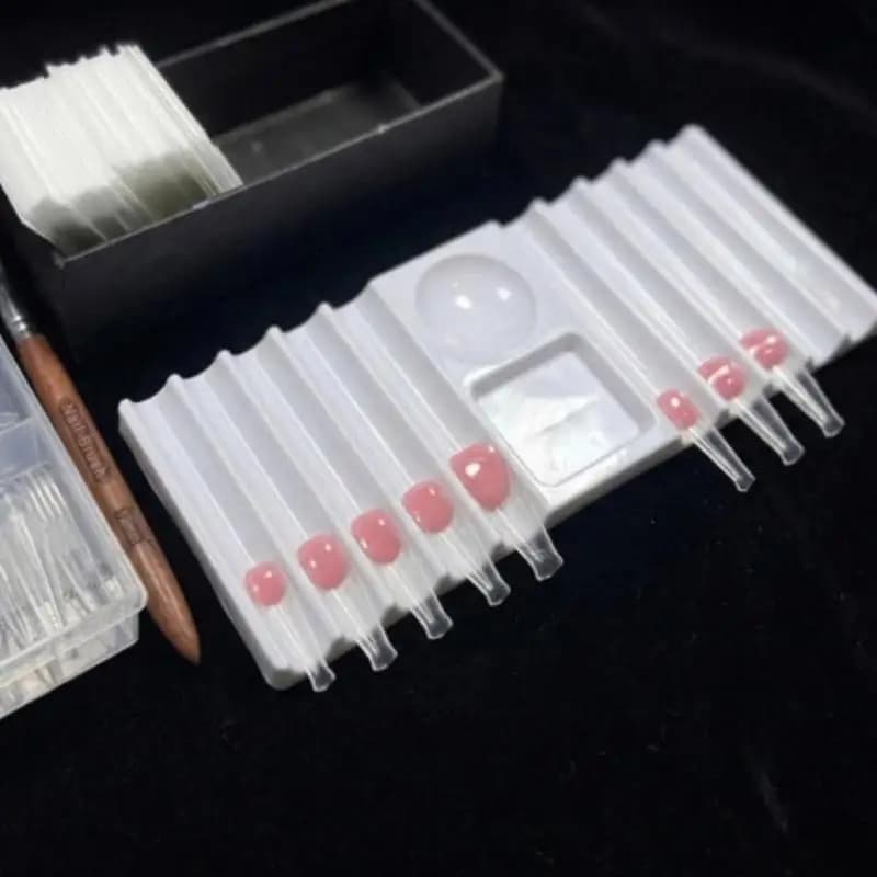 Palette per Nail Art Riutilizzabile con Porta Pennelli, Organizer Elegante per Miscelazione Rapida dei Colori e Conservazione delle Penne nel Nail Art