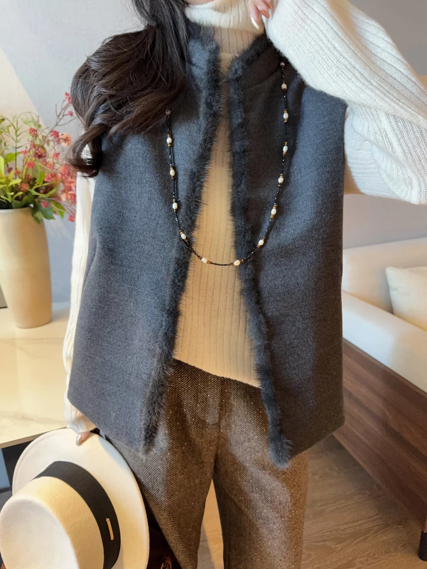 Warm Elegant Wool Blend Sleeveless Jacket Cozy Modal Cashmere Blend Short Style Versatile Autumn Winter Fashion Women's Vest