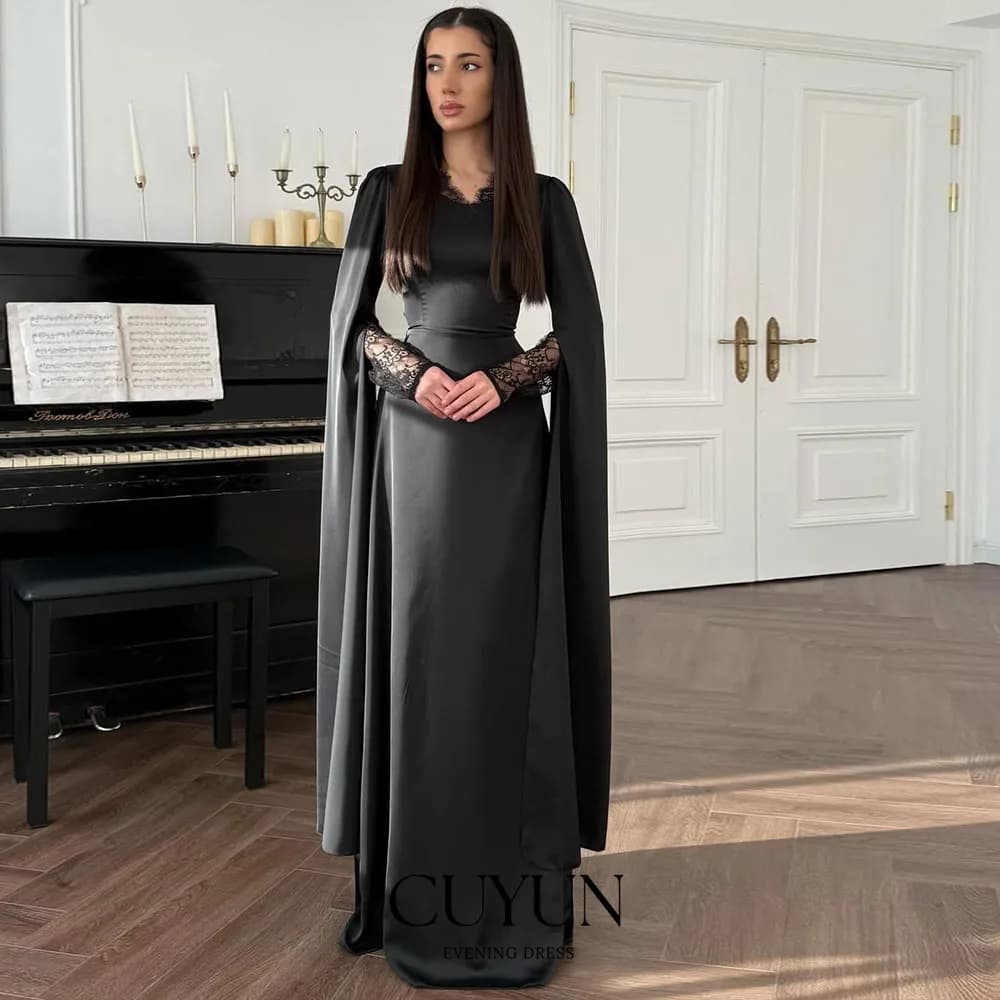 CUYUN Abito da sera da donna elegante nero con maniche a mantella personalizzate Abiti da festa lunghi in raso Abiti da festa di nozze semi-formali