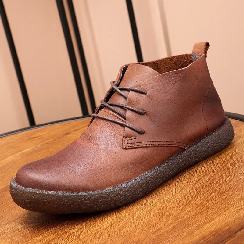 Scarpe da ginnastica da passeggio casual alla caviglia alta Strato superiore in pelle bovina Suola in morbida pelle Stivali corti primaverili da uomo Scarpe da campo all'aperto