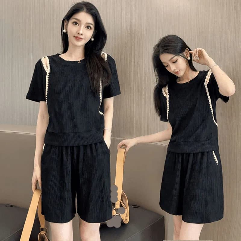 T-shirt con spalle scoperte alla moda coreana Set da due pezzi Pantaloncini casual larghi tutto-fiammifero da donna Completo streetwear Abito patchwork a contrasto