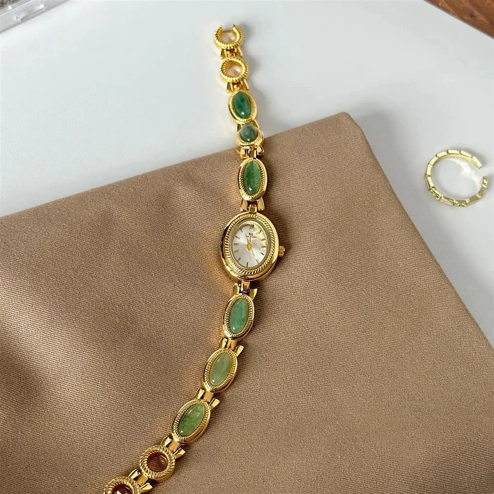 Women's Watch Gold Vintage Bracelet in Yellow Brown Small Quartz Dial Daily Clothing Party Watch Luxury Waterproof Women's Watches Gifts