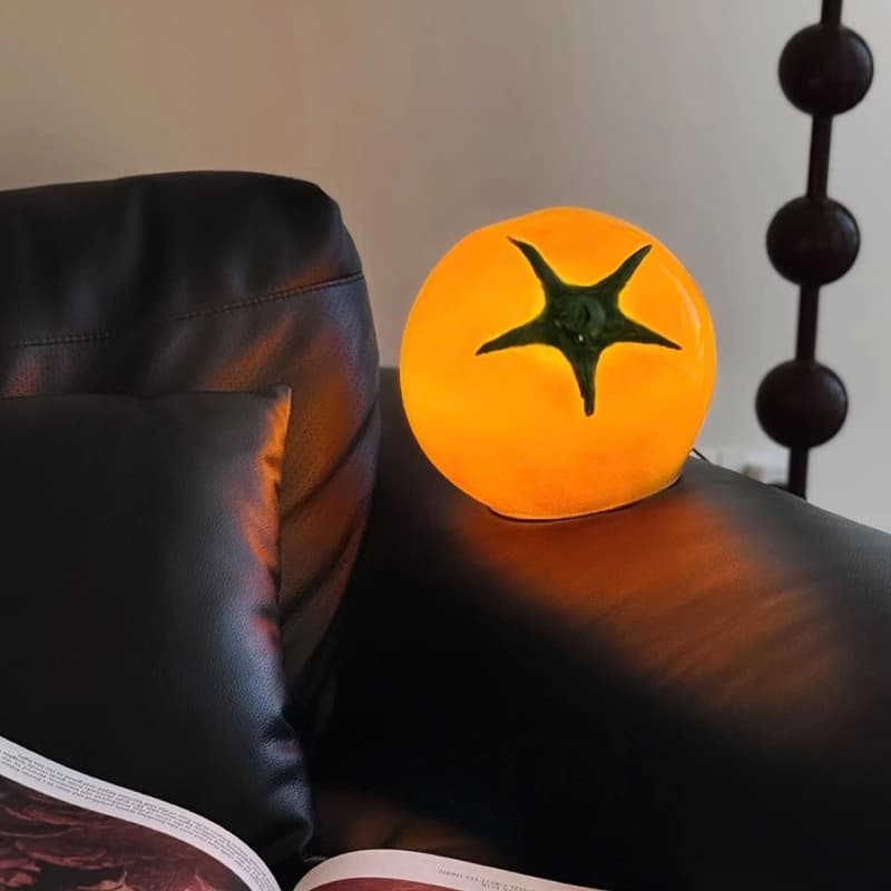 Luce ambientale nel vento, luce notturna in vetro sul comodino della camera da letto, ornamento decorativo per lampada da scrivania