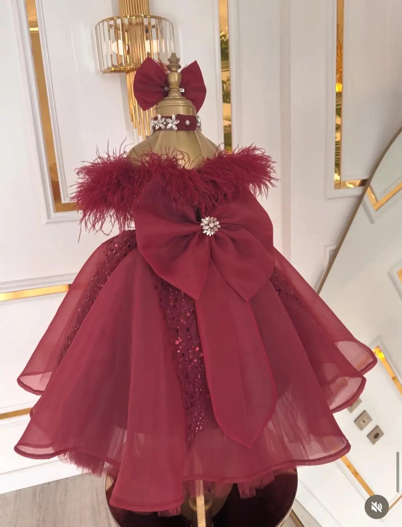 Abiti da damigella bordeaux con piume e perline, vestiti in tulle per bambine, abiti personalizzati per la prima comunione