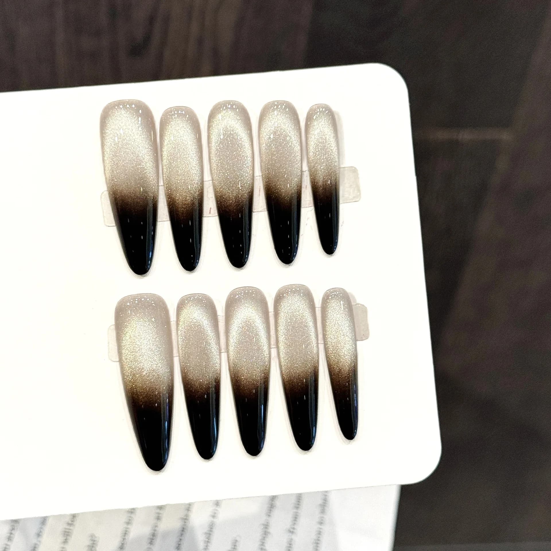 10 pezzi di unghie a stiletto pure pressate a mano, bellissime unghie finte, sfumatura marrone dorato con effetto occhio di gatto, adatte per le donne