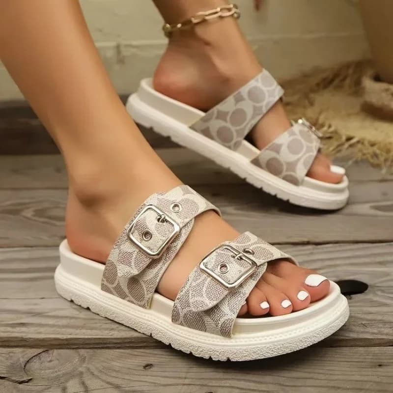 Pantofole firmate con fibbia in metallo con suola spessa Sandali da casa con suola morbida da donna Infradito estivi antiscivolo da spiaggia