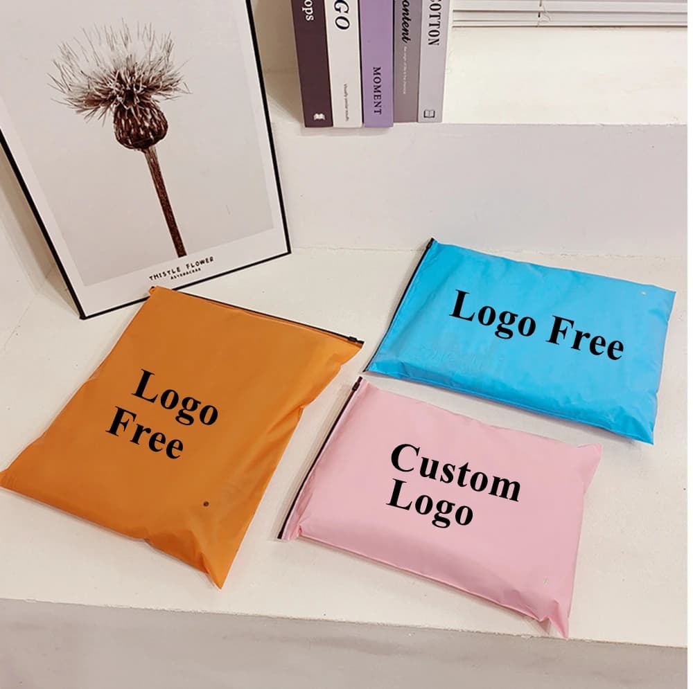 100pcs Logo Free Plastic CPE Clothing Bags Frosted Zipper Pouches Towel Underwear Product Packaging Customized Logo