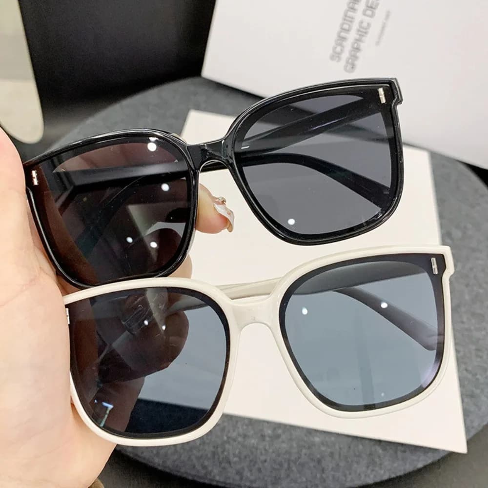 Occhiali da sole coreani alla moda con montatura quadrata, protezione UV400, occhiali da guida per uomini e donne, occhiali classici eleganti all'aperto